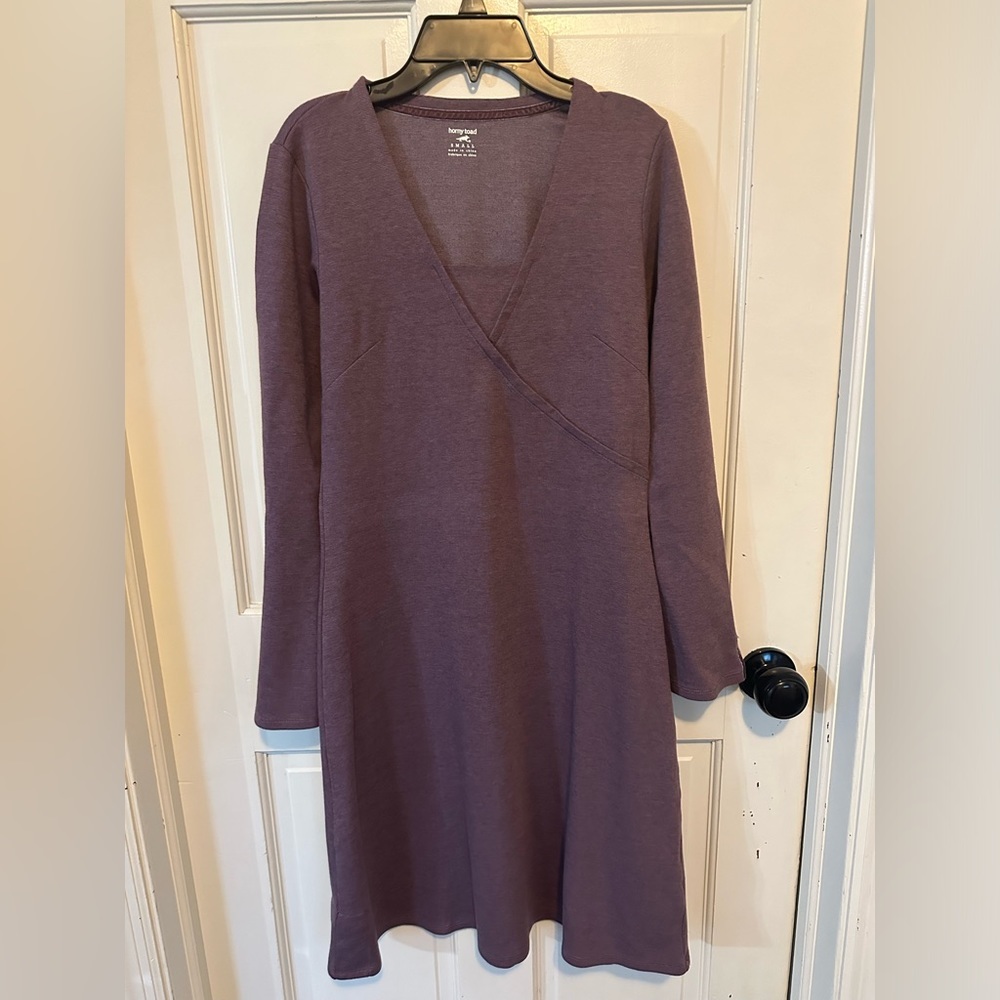 Horny toad V-Neck knee‎ length dress Size Small purple